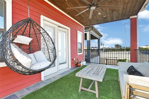 Tiny photo for 1610 E Bonner Street #A, Houston, TX 77007 (MLS # 92805808)