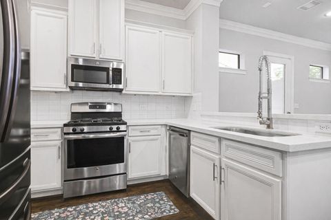 Tiny photo for 1610 E Bonner Street #A, Houston, TX 77007 (MLS # 92805808)