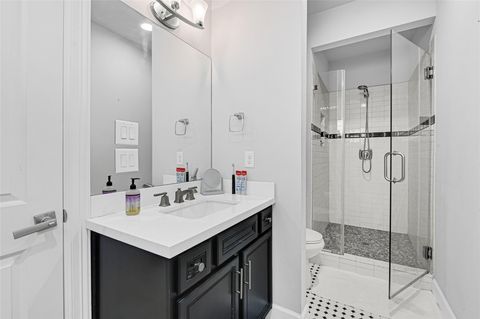 Tiny photo for 1610 E Bonner Street #A, Houston, TX 77007 (MLS # 92805808)