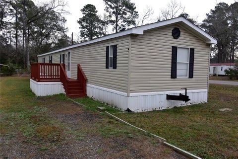 Photo of 2 Lake View Lane, Huntsville, TX 77340 (MLS # 21392797)