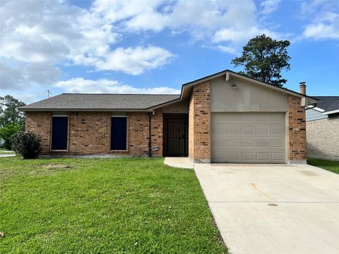 Photo of 14003 Hollow Pines Court, Houston, TX 77049 (MLS # 10925163)
