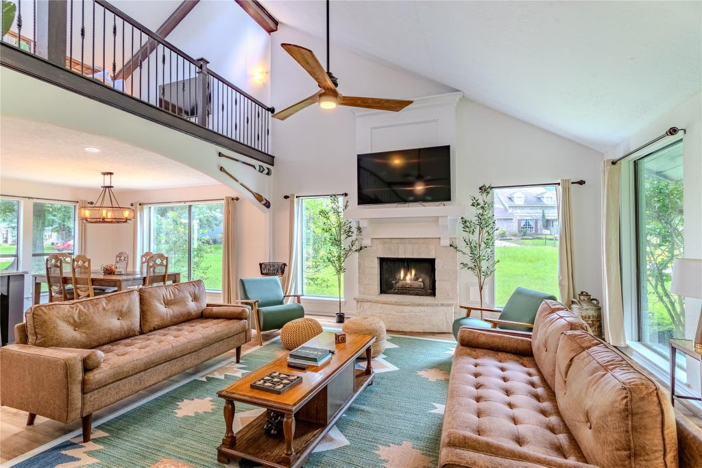 Photo of 129 Springs Edge Drive, Conroe, TX 77356 (MLS # 90148571)