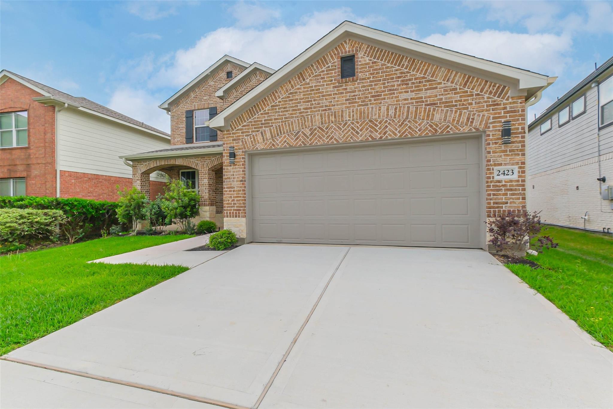 2423 Inlet Court