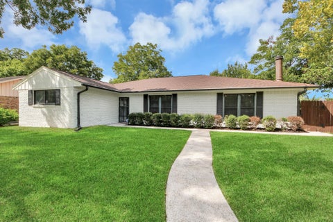 Photo of 3314 Tanglewilde Street, Houston, TX 77063 (MLS # 60057038)