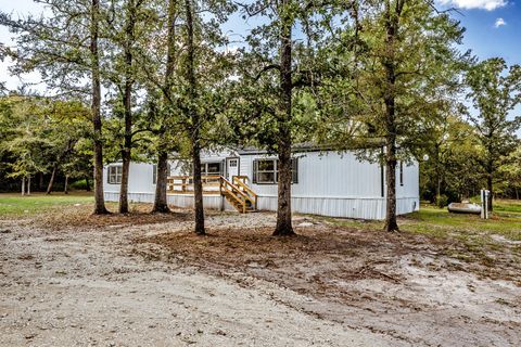 Photo of 40 Cypress Glenn, Huntsville, TX 77340 (MLS # 58557487)