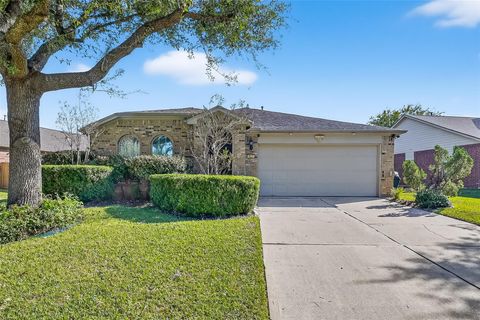 Photo of 827 Honeysuckle Vine Drive, Rosenberg, TX 77469 (MLS # 52311664)