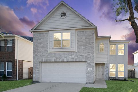 Apartment For Sale - 5007 Lamppost Hill Court<br/> Katy, TX 77449