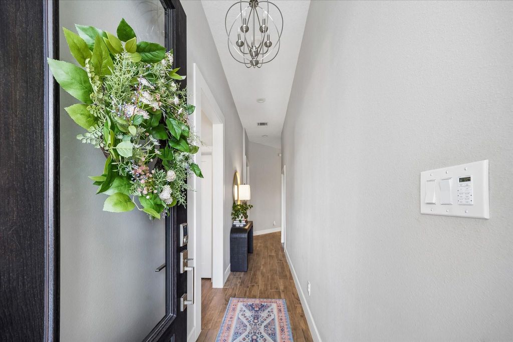 Photo of 940 W 21st Street, Houston, TX 77008 (MLS # 70544062)