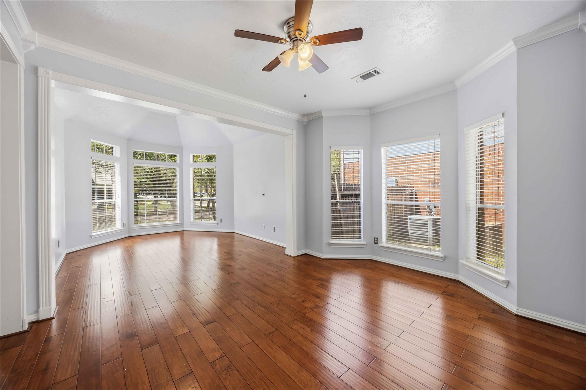 807 Fairpark Lane