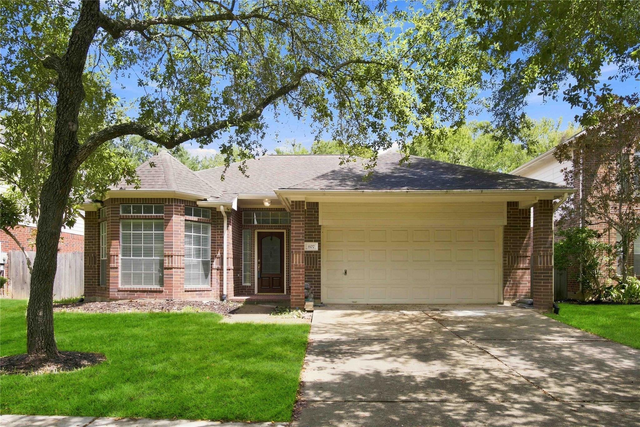 807 Fairpark Lane