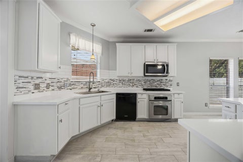 Photo of 807 Fairpark Lane, Sugar Land, TX 77479 (MLS # 30629673)