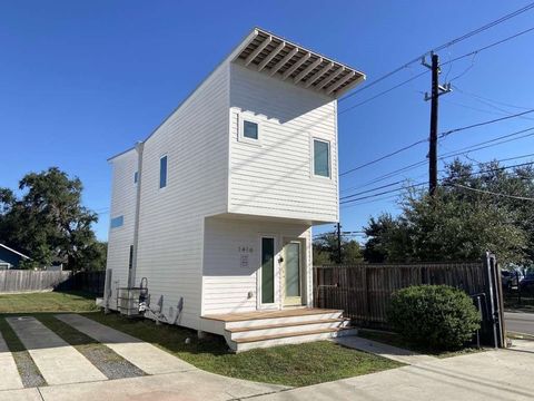 Photo of 1416 Dumble Street, Houston, TX 77023 (MLS # 75451800)
