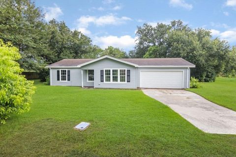 Photo of 512 N Inwood Drive, Bridge City, TX 77611 (MLS # 85478254)