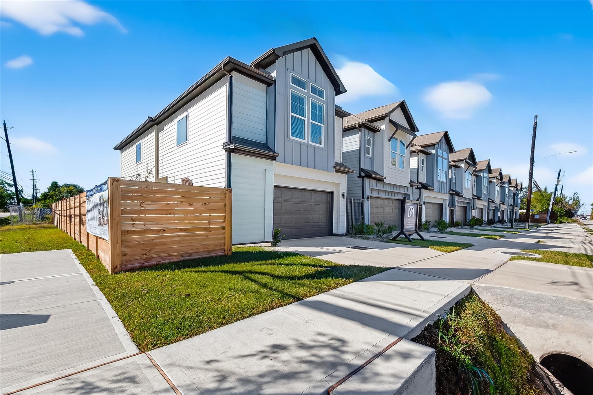 8668 Easthaven Boulevard