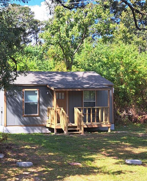 Photo of 1516 W Creek Drive #B, Conroe, TX 77304 (MLS # 94386699)