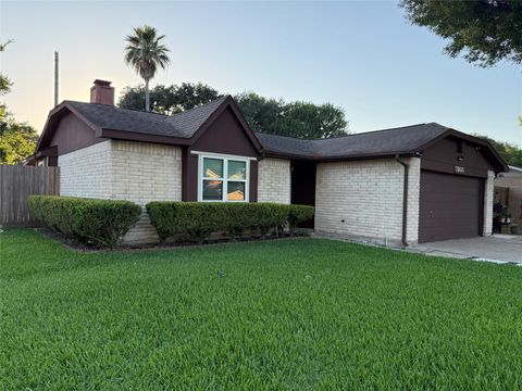 Photo of 7303 Millbrae Lane, Houston, TX 77041 (MLS # 91700607)