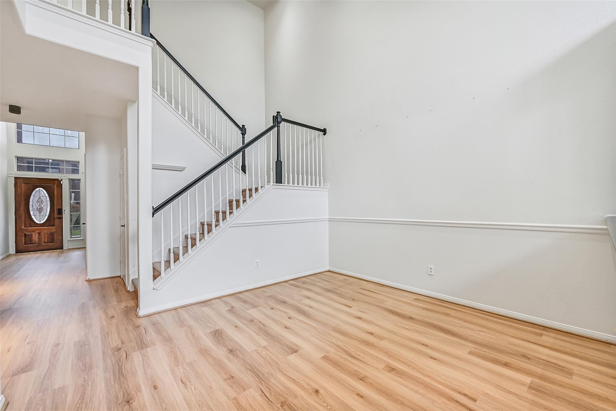 1408 S Friendswood Drive 105