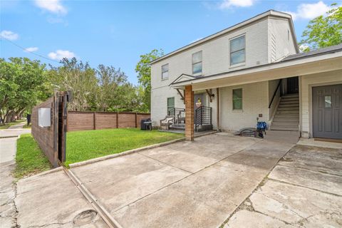 Photo of 4630 Woodside Street, Houston, TX 77023 (MLS # 3702812)