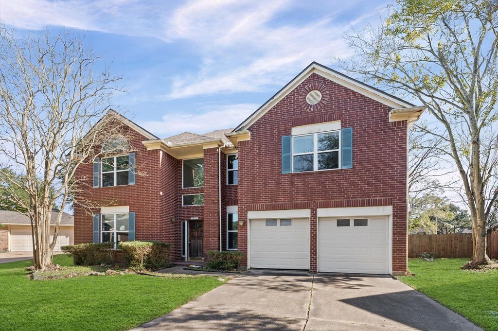 Photo of 1306 Hunter Wood Drive, League City, TX 77573 (MLS # 10900080)