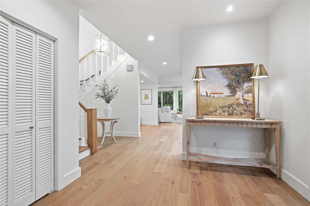 Photo of 201 Vanderpool Lane #65, Houston, TX 77024 (MLS # 81284354)