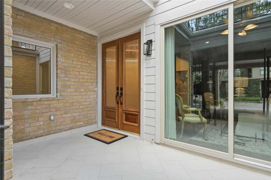 Photo of 201 Vanderpool Lane #65, Houston, TX 77024 (MLS # 81284354)