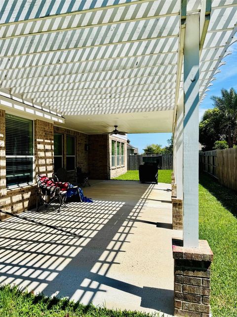 Tiny photo for 10002 Nathans Cove, Houston, TX 77089 (MLS # 48366618)
