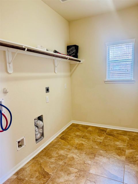 Tiny photo for 10002 Nathans Cove, Houston, TX 77089 (MLS # 48366618)