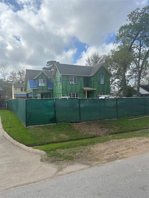Tiny photo for 713 W 42nd Street, Houston, TX 77018 (MLS # 98833200)