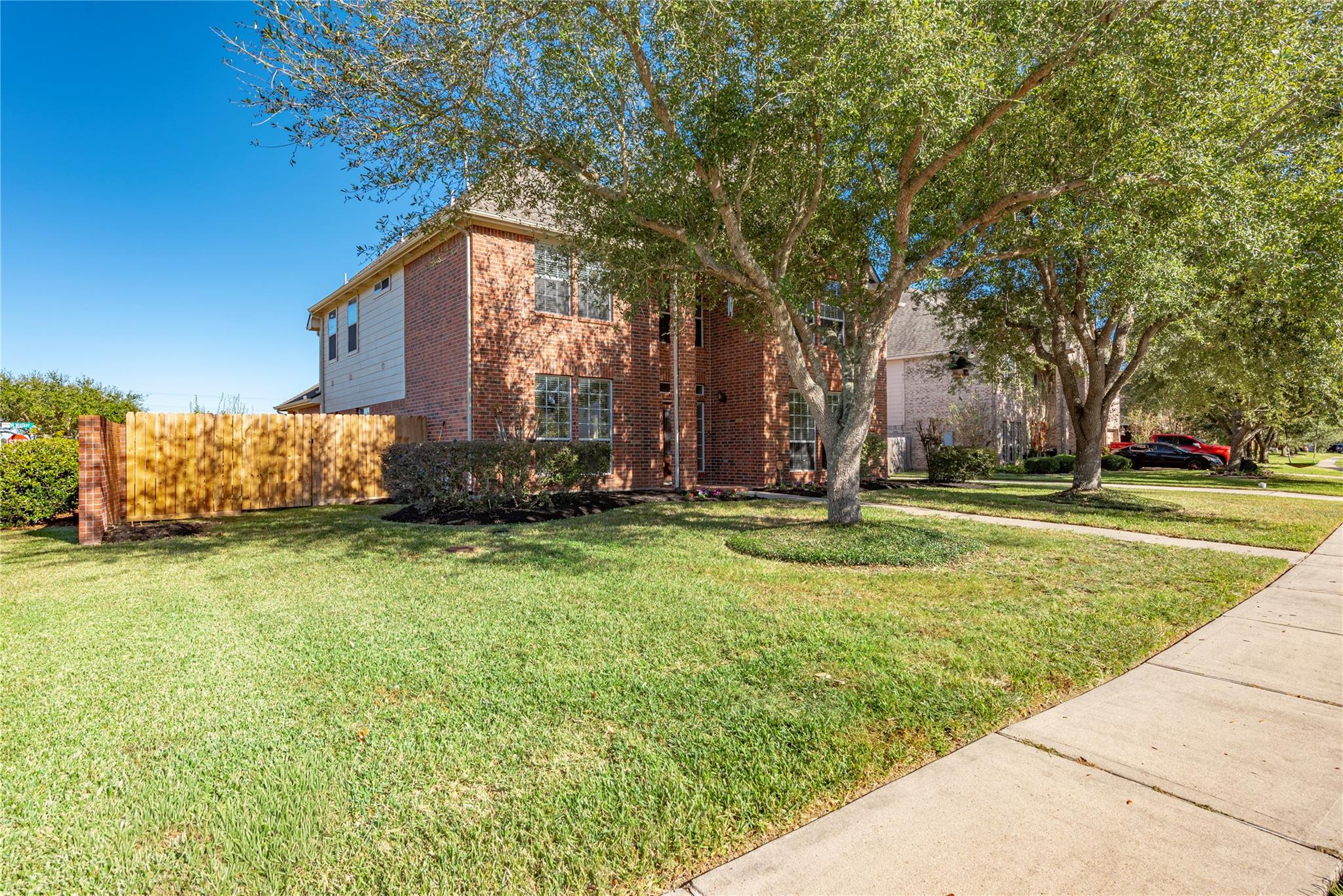 216 Willow Pointe Drive