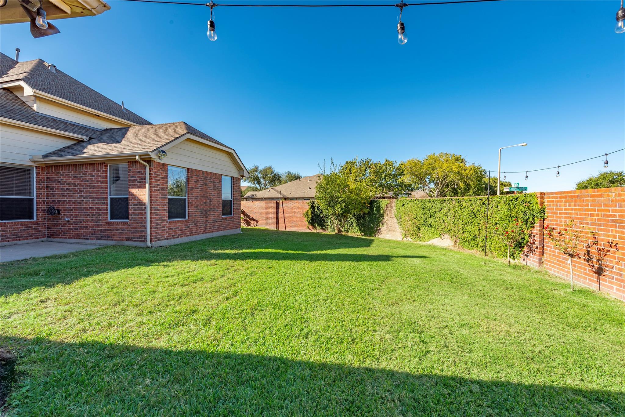 216 Willow Pointe Drive