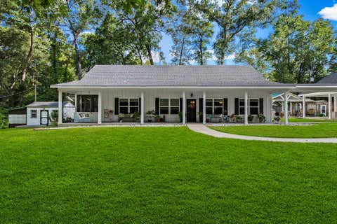 Photo of 1012 W Jones Street, Livingston, TX 77351 (MLS # 48164892)