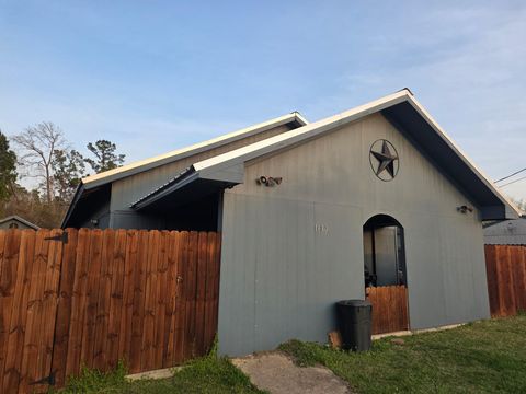 Photo of 1080 N Fm 356, Onalaska, TX 77360 (MLS # 10683307)