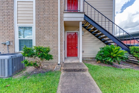 Photo of 2750 Holly Hall Street #1901, Houston, TX 77054 (MLS # 29659376)
