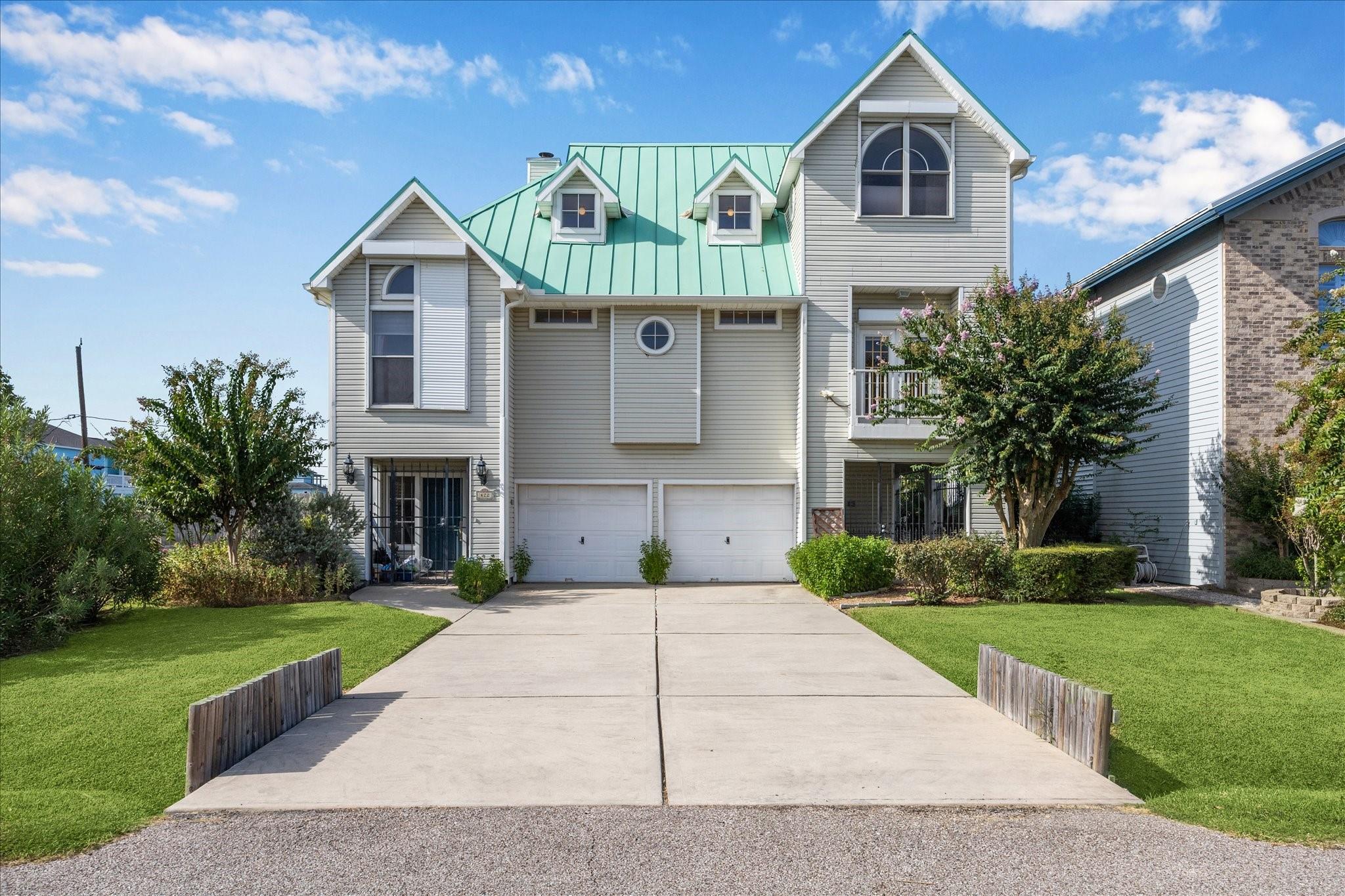 422 Bay Colony Drive