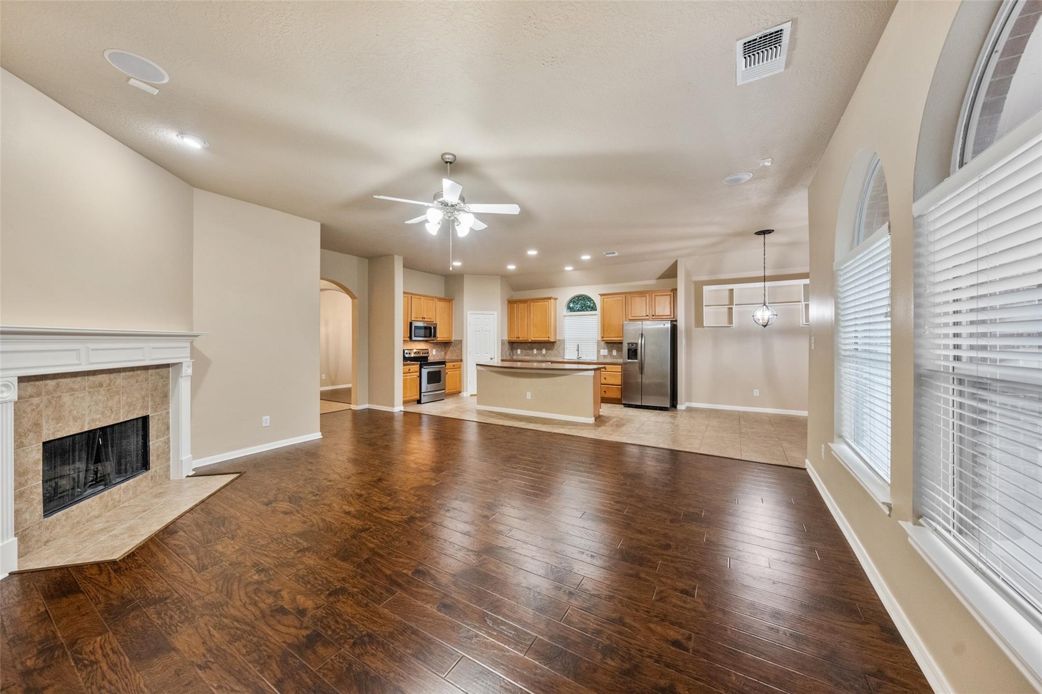 2119 Kingfisher Court