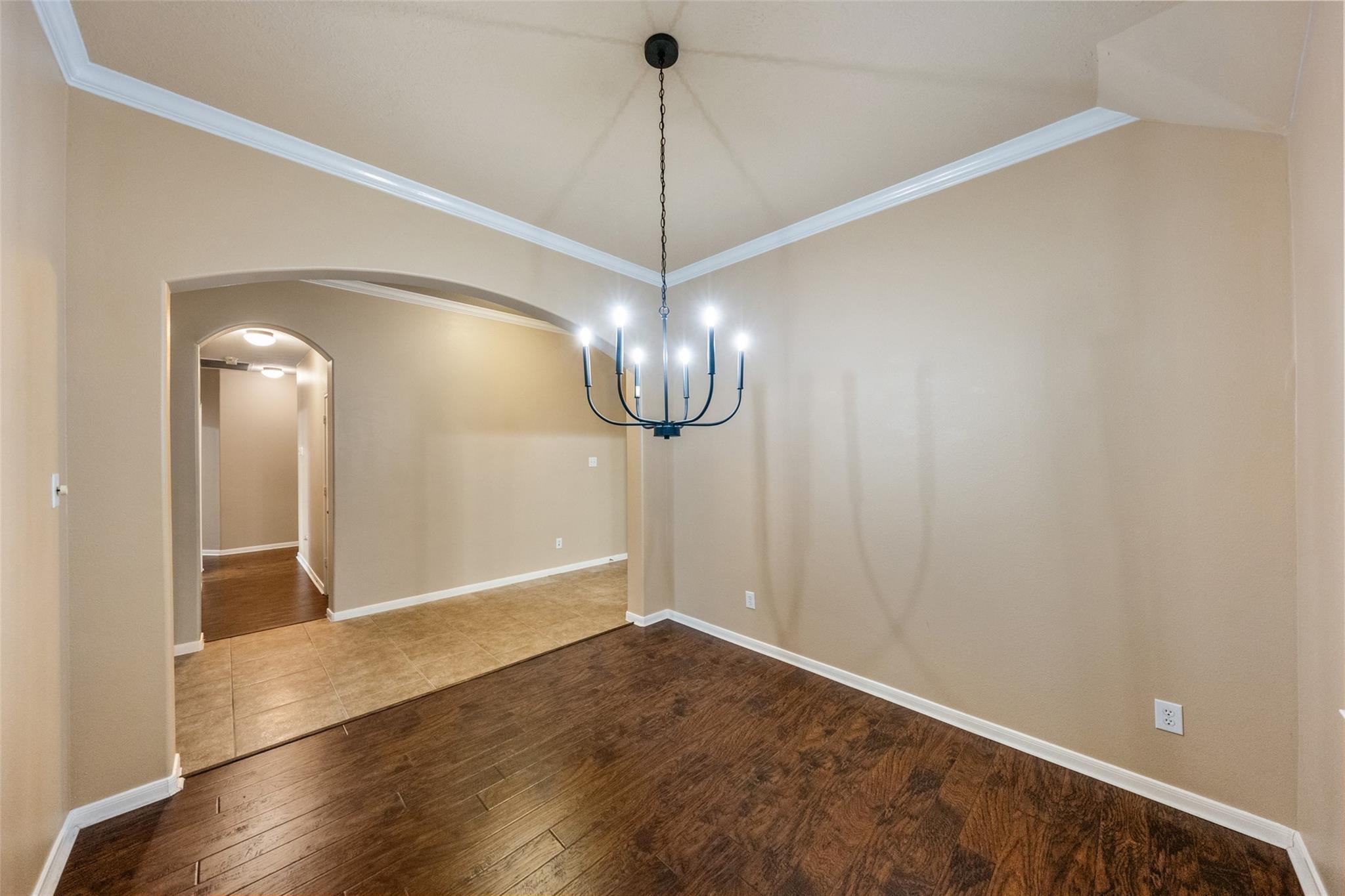 2119 Kingfisher Court