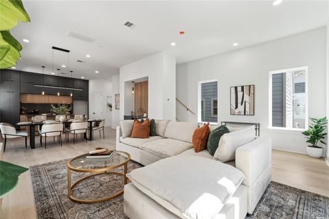 Tiny photo for 1030 W 24th Street #C, Houston, TX 77008 (MLS # 16916143)