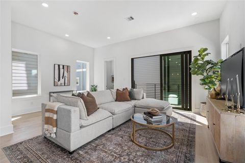 Tiny photo for 1030 W 24th Street #C, Houston, TX 77008 (MLS # 16916143)