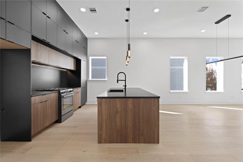 Tiny photo for 1030 W 24th Street #C, Houston, TX 77008 (MLS # 16916143)