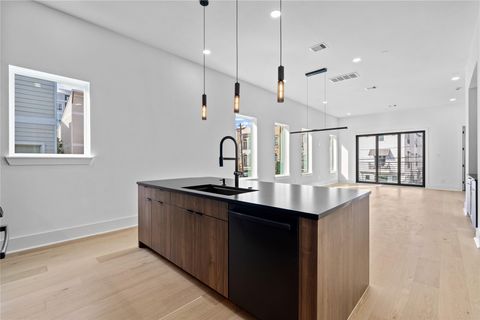 Tiny photo for 1030 W 24th Street #C, Houston, TX 77008 (MLS # 16916143)