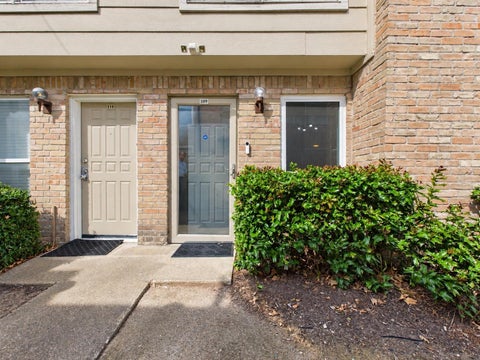 Condo For Sale - 2100 Wilcrest Drive #109<br/> Houston, TX 77042