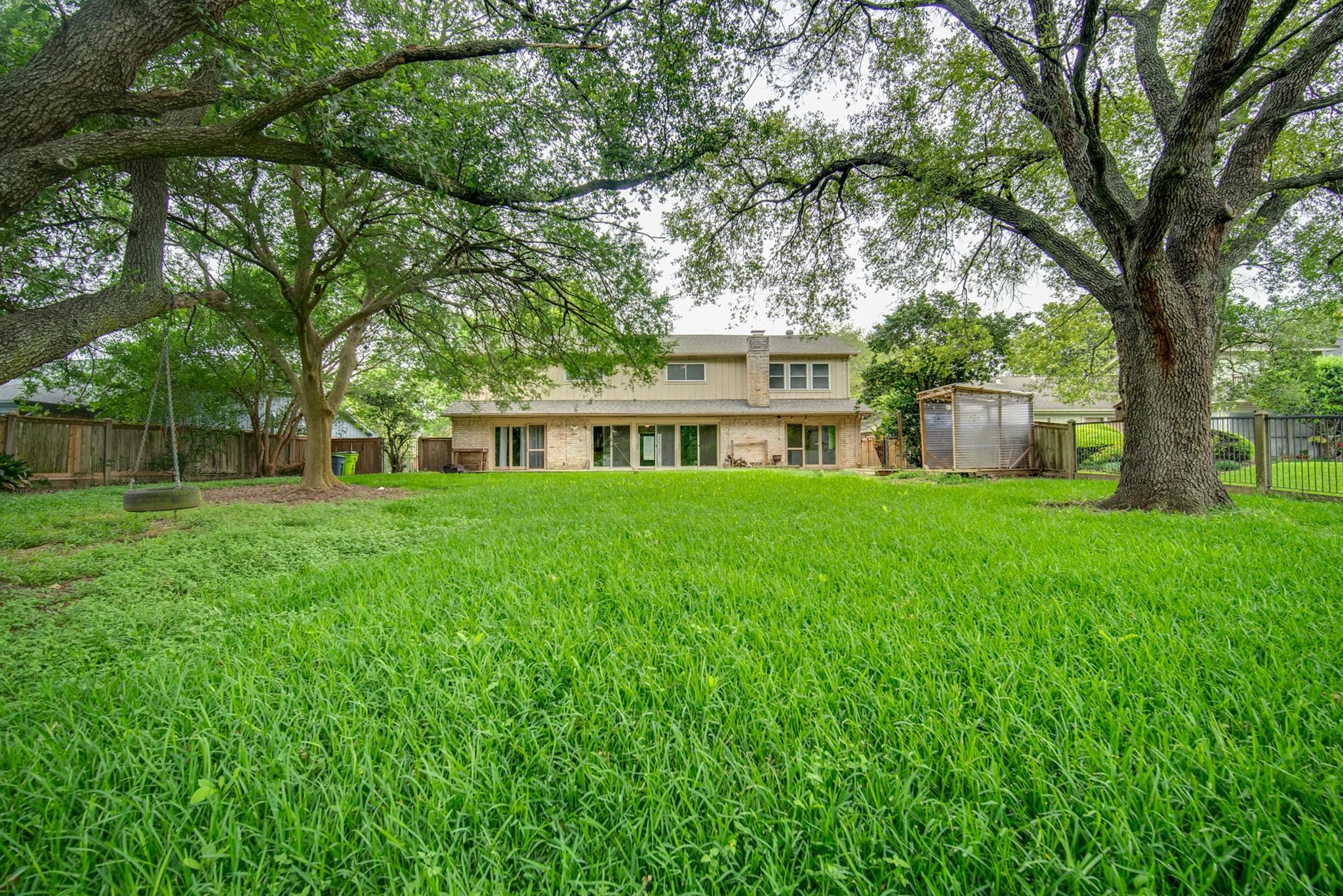 3927 Pleasant Valley Drive