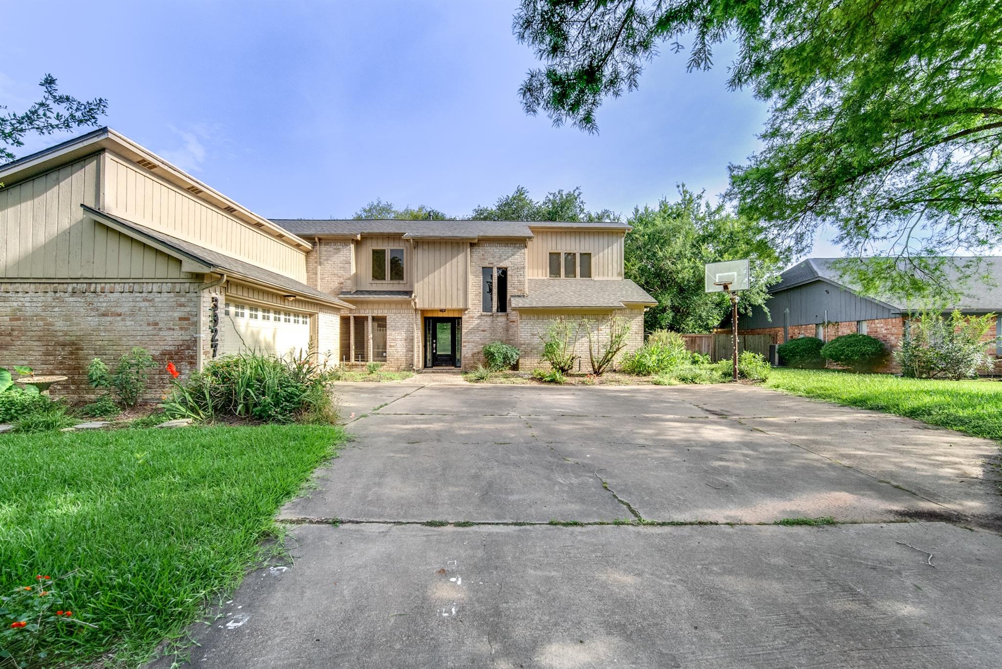 3927 Pleasant Valley Drive