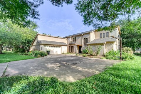 Photo of 3927 Pleasant Valley Drive, Missouri City, TX 77459 (MLS # 5189185)
