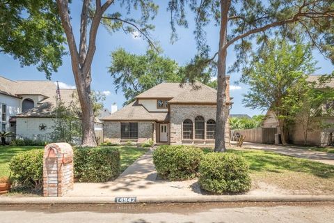 Photo of 14942 Royal Birkdale Street, Houston, TX 77095 (MLS # 9921587)