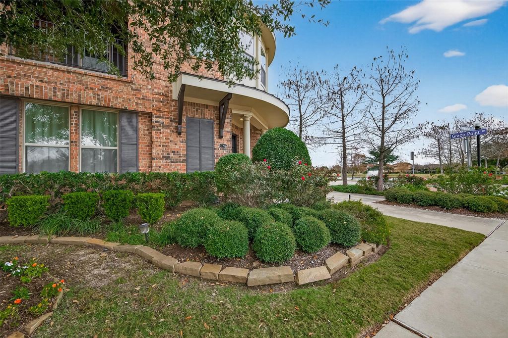 Photo of 722 Imperial Boulevard, Sugar Land, TX 77498 (MLS # 77719376)