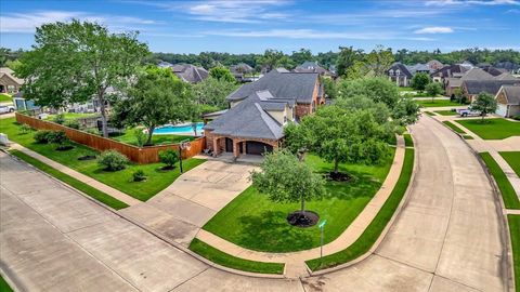 Photo of 51 Deerwood Court, Lake Jackson, TX 77566 (MLS # 80431014)
