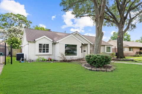 Photo of 10623 Wickersham Lane, Houston, TX 77042 (MLS # 65381533)