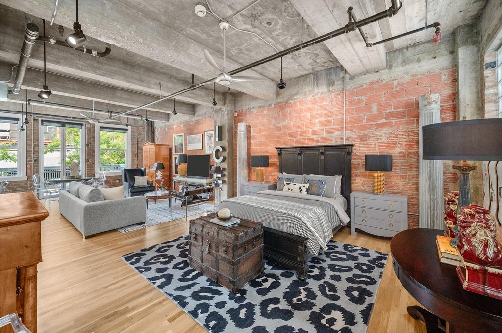 Photo of 204 Travis Street #2C, Houston, TX 77002 (MLS # 66365925)