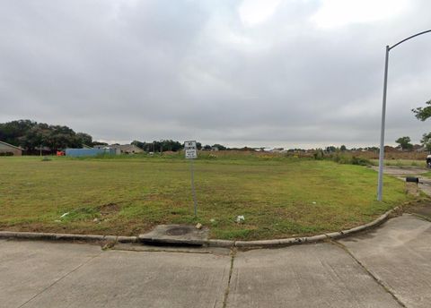 Vacant Land For Sale - 4112 Timber Leaf Court<br/> Port Arthur, TX 77642